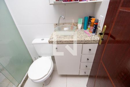 Casa à venda com 80m², 2 quartos e 1 vagaBanheiro quarto 2