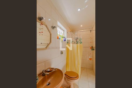 Casa à venda com 300m², 6 quartos e 4 vagas Casa à venda com 300m², 6 quartos e 4 vagasBanheiro /Quarto 3