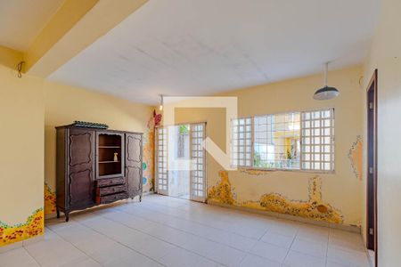 Casa à venda com 300m², 6 quartos e 4 vagas Casa à venda com 300m², 6 quartos e 4 vagasQuarto 4