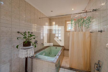 Casa à venda com 300m², 6 quartos e 4 vagas Casa à venda com 300m², 6 quartos e 4 vagasBanheiro do Quarto 1