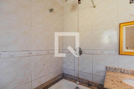 Casa à venda com 300m², 6 quartos e 4 vagas Casa à venda com 300m², 6 quartos e 4 vagasBanheiro do Quarto 4