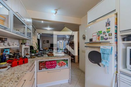 Casa à venda com 300m², 6 quartos e 4 vagas Casa à venda com 300m², 6 quartos e 4 vagasCozinha