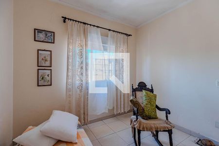 Casa à venda com 300m², 6 quartos e 4 vagas Casa à venda com 300m², 6 quartos e 4 vagasQuarto 2