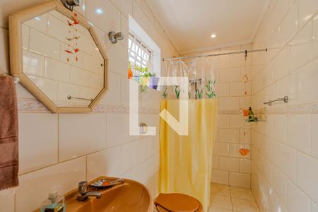 Casa à venda com 300m², 6 quartos e 4 vagas Casa à venda com 300m², 6 quartos e 4 vagasBanheiro /Quarto 3