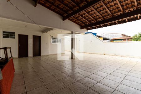 Casa para alugar com 300m², 3 quartos e 5 vagas Casa para alugar com 300m², 3 quartos e 5 vagasQuintal