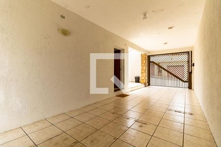 Casa para alugar com 300m², 3 quartos e 5 vagas Casa para alugar com 300m², 3 quartos e 5 vagasGaragem