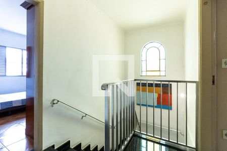 Casa para alugar com 300m², 3 quartos e 5 vagas Casa para alugar com 300m², 3 quartos e 5 vagasEscada