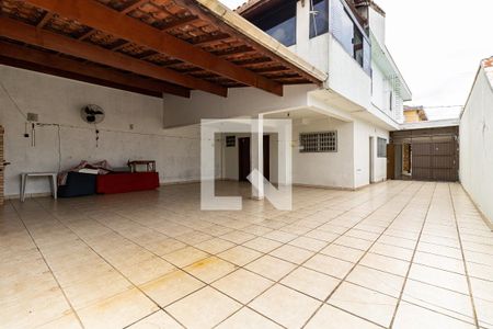 Casa para alugar com 300m², 3 quartos e 5 vagas Casa para alugar com 300m², 3 quartos e 5 vagasQuintal
