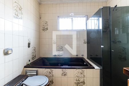 Casa para alugar com 300m², 3 quartos e 5 vagas Casa para alugar com 300m², 3 quartos e 5 vagasBanheiro da Suíte 2