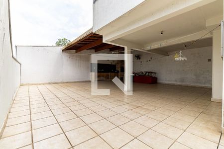 Casa para alugar com 300m², 3 quartos e 5 vagas Casa para alugar com 300m², 3 quartos e 5 vagasQuintal