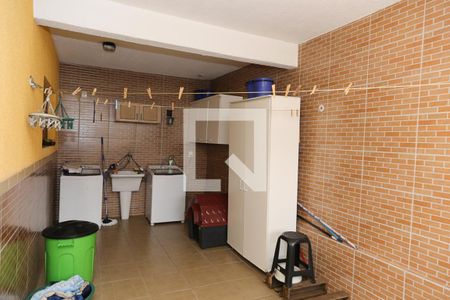 Casa à venda com 200m², 4 quartos e 4 vagas Casa à venda com 200m², 4 quartos e 4 vagasÁrea de Serviço