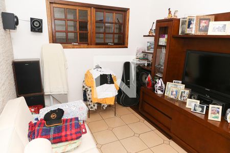 Casa à venda com 200m², 4 quartos e 4 vagas Casa à venda com 200m², 4 quartos e 4 vagasQuarto 4