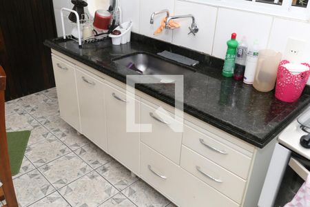 Casa à venda com 200m², 4 quartos e 4 vagas Casa à venda com 200m², 4 quartos e 4 vagasCozinha