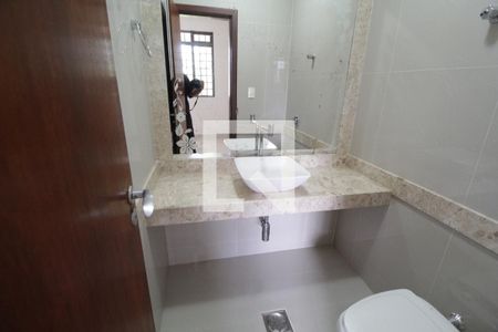 Casa para alugar com 265m², 3 quartos e 5 vagasLavabo