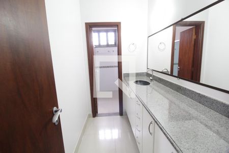Casa para alugar com 265m², 3 quartos e 5 vagasBanheiro do Quarto 3