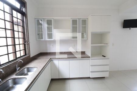 Casa para alugar com 265m², 3 quartos e 5 vagasCozinha