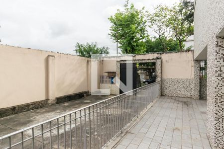 Apartamento para alugar com 81m², 2 quartos e 1 vaga Apartamento para alugar com 81m², 2 quartos e 1 vagaÁrea Comum - Portão automático
