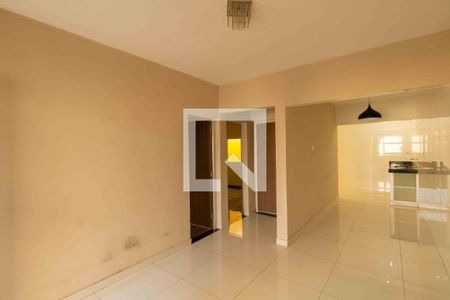 Casa à venda com 105m², 2 quartos e 3 vagasSala