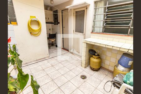 Casa à venda com 180m², 3 quartos e 1 vagaÁrea de Serviço