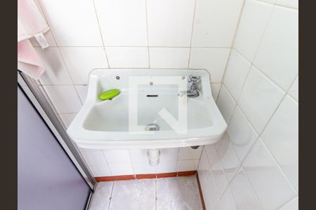 Casa à venda com 180m², 3 quartos e 1 vagaBanheiro 2