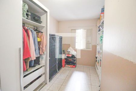 Casa à venda com 200m², 4 quartos e 2 vagas Casa à venda com 200m², 4 quartos e 2 vagasEdícula