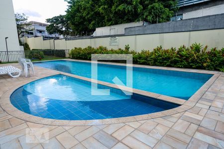 Apartamento à venda com 60m², 3 quartos e 1 vagaÁrea comum - Piscina