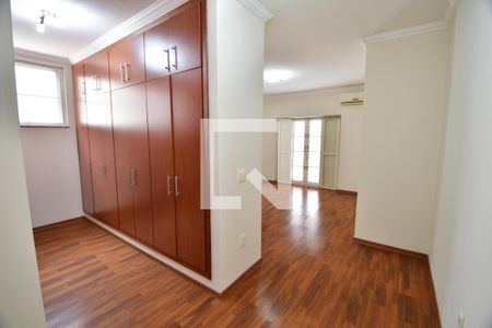 Casa de condomínio à venda com 230m², 2 quartos e 3 vagasQuarto 2 - Suíte Armários