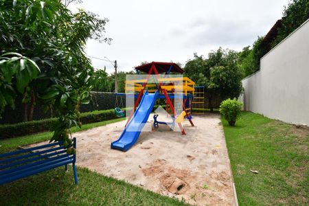 Casa de condomínio à venda com 230m², 2 quartos e 3 vagasÁrea comum - Playground