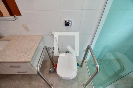 Casa de condomínio à venda com 230m², 2 quartos e 3 vagasBanheiro 2