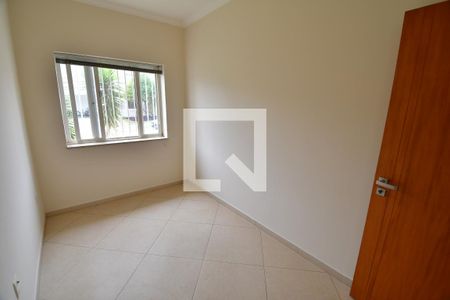 Sala / Escritório de casa de condomínio à venda com 2 quartos, 230m² em Parque dos Resedás, Campinas