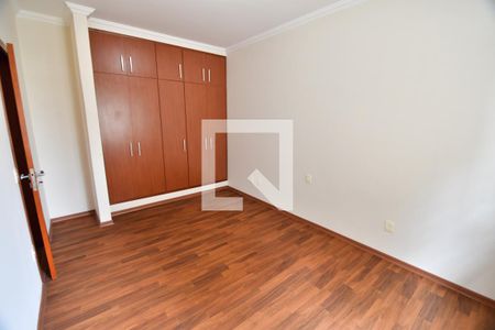 Quarto 1 de casa de condomínio à venda com 2 quartos, 230m² em Parque dos Resedás, Campinas
