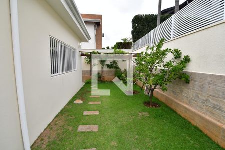 Casa de condomínio à venda com 230m², 2 quartos e 3 vagasQuintal / Jardim
