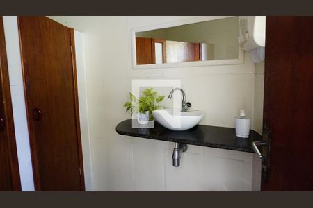 Casa à venda com 1010m², 3 quartos e 5 vagasBanheiro Feminino