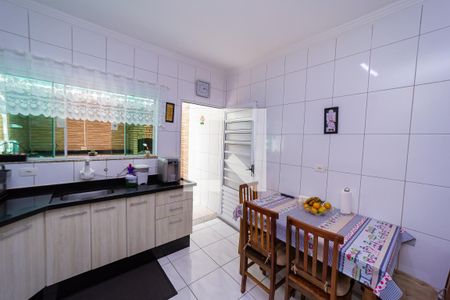 Casa à venda com 120m², 3 quartos e 2 vagasCozinha