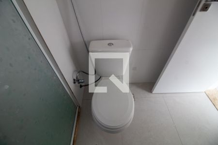 Banheiro de kitnet/studio para alugar com 1 quarto, 35m² em Brooklin, São Paulo