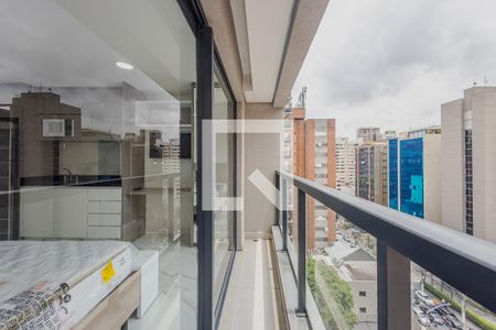 Varanda de kitnet/studio para alugar com 1 quarto, 27m² em Paraíso, São Paulo