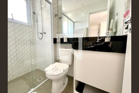 Apartamento para alugar com 74m², 3 quartos e 2 vagas Apartamento para alugar com 74m², 3 quartos e 2 vagasBanheiro da Suíte 1