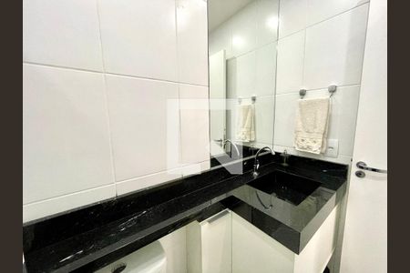 Apartamento para alugar com 74m², 3 quartos e 2 vagas Apartamento para alugar com 74m², 3 quartos e 2 vagasBanheiro Social