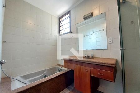 Apartamento à venda com 263m², 3 quartos e 2 vagasBanheiro da Suíte 3
