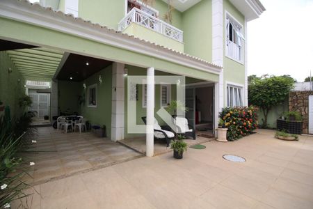 Casa de condomínio para alugar com 360m², 5 quartos e 2 vagasFrente