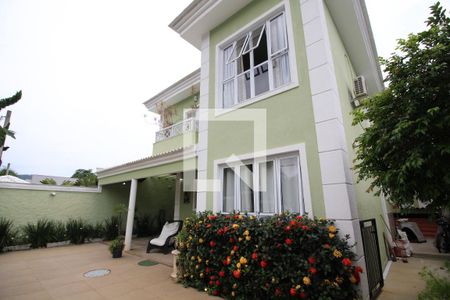 Casa de condomínio para alugar com 360m², 5 quartos e 2 vagasFrente