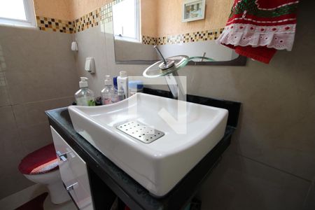 Casa de condomínio para alugar com 360m², 5 quartos e 2 vagasLavabo