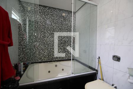 Casa de condomínio para alugar com 360m², 5 quartos e 2 vagasBanheiro da Suíte 3