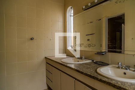 Casa à venda com 210m², 3 quartos e 3 vagas Casa à venda com 210m², 3 quartos e 3 vagasBanheiro da Suíte