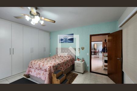 Casa à venda com 250m², 2 quartos e 2 vagas Casa à venda com 250m², 2 quartos e 2 vagasQuarto 2 - Suíte