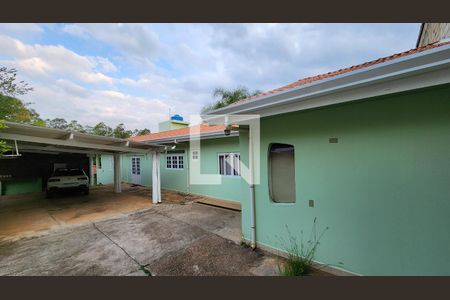 Casa à venda com 250m², 2 quartos e 2 vagas Casa à venda com 250m², 2 quartos e 2 vagasFachada