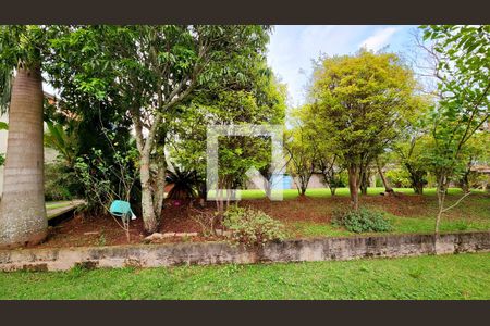 Casa à venda com 250m², 2 quartos e 2 vagas Casa à venda com 250m², 2 quartos e 2 vagasÁrea Externa