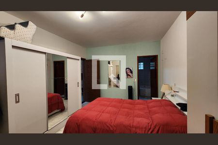 Casa à venda com 250m², 2 quartos e 2 vagas Casa à venda com 250m², 2 quartos e 2 vagasQuarto Suíte