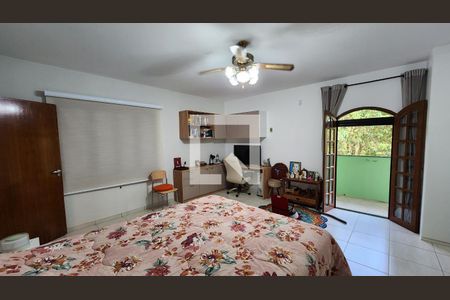 Casa à venda com 250m², 2 quartos e 2 vagas Casa à venda com 250m², 2 quartos e 2 vagasQuarto 2 - Suíte