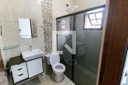 Casa à venda com 295m², 4 quartos e 2 vagas Casa à venda com 295m², 4 quartos e 2 vagasBanheiro Corredor